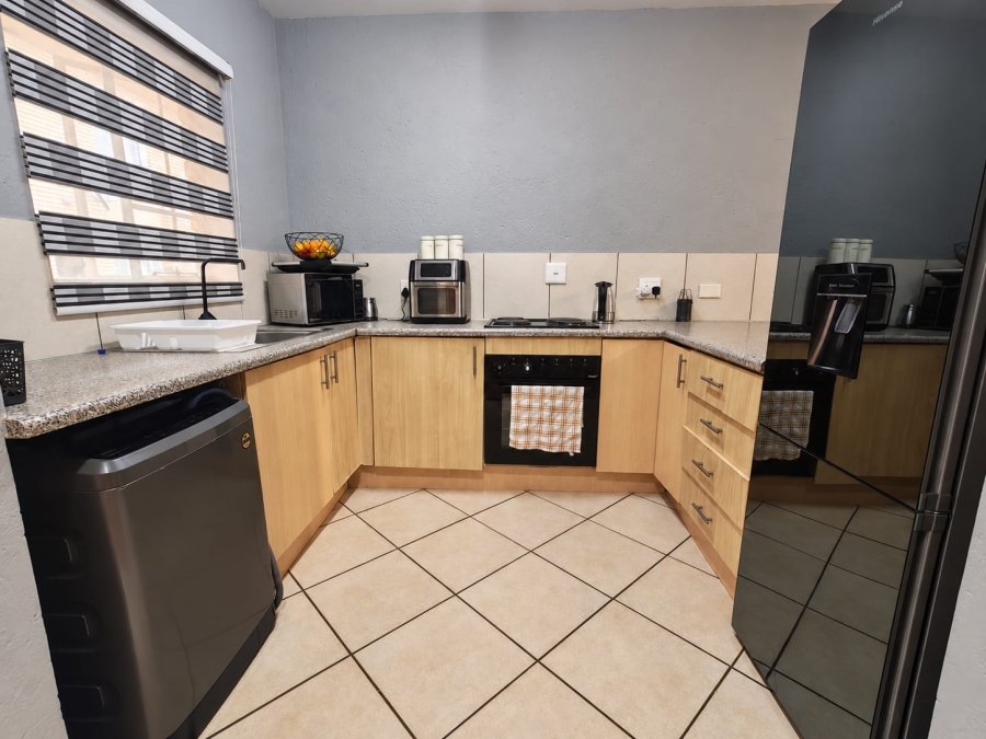 2 Bedroom Property for Sale in Waterval East North West